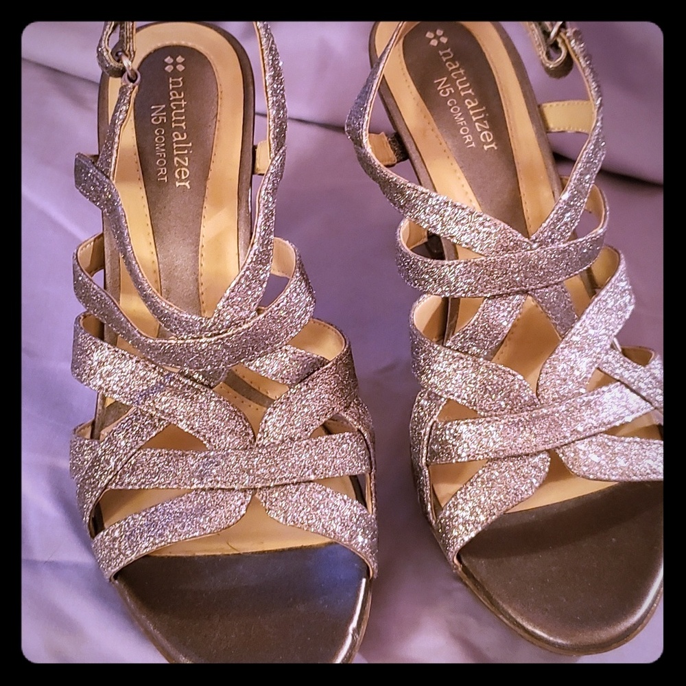 Naturalizer Silver Glittered Heels size 8M